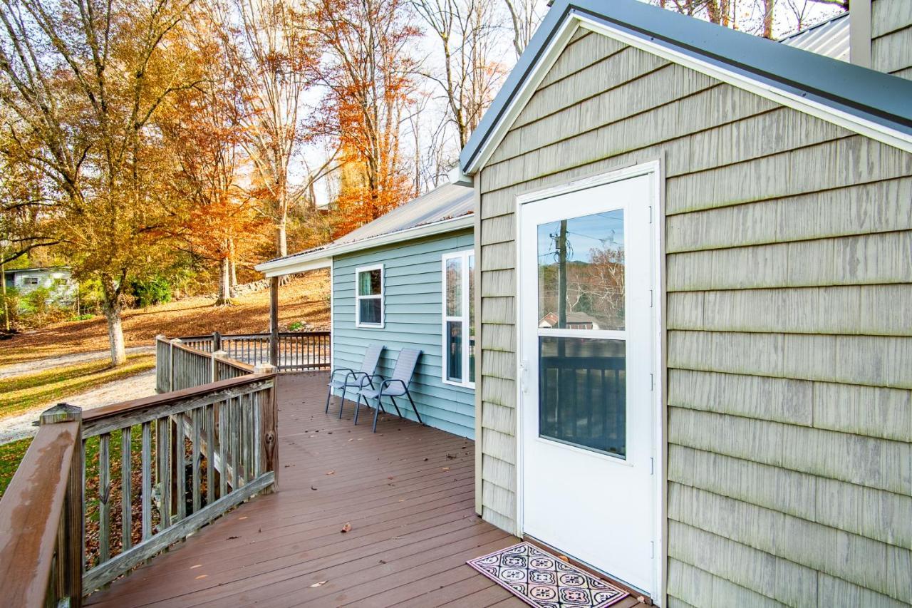 Evergreen Getaway Fire Pit And Wood Fireplace Townsend Exterior foto