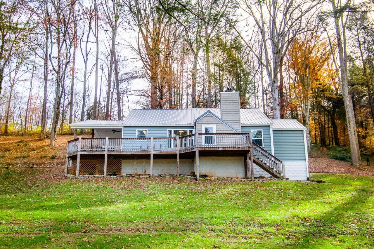 Evergreen Getaway Fire Pit And Wood Fireplace Townsend Exterior foto