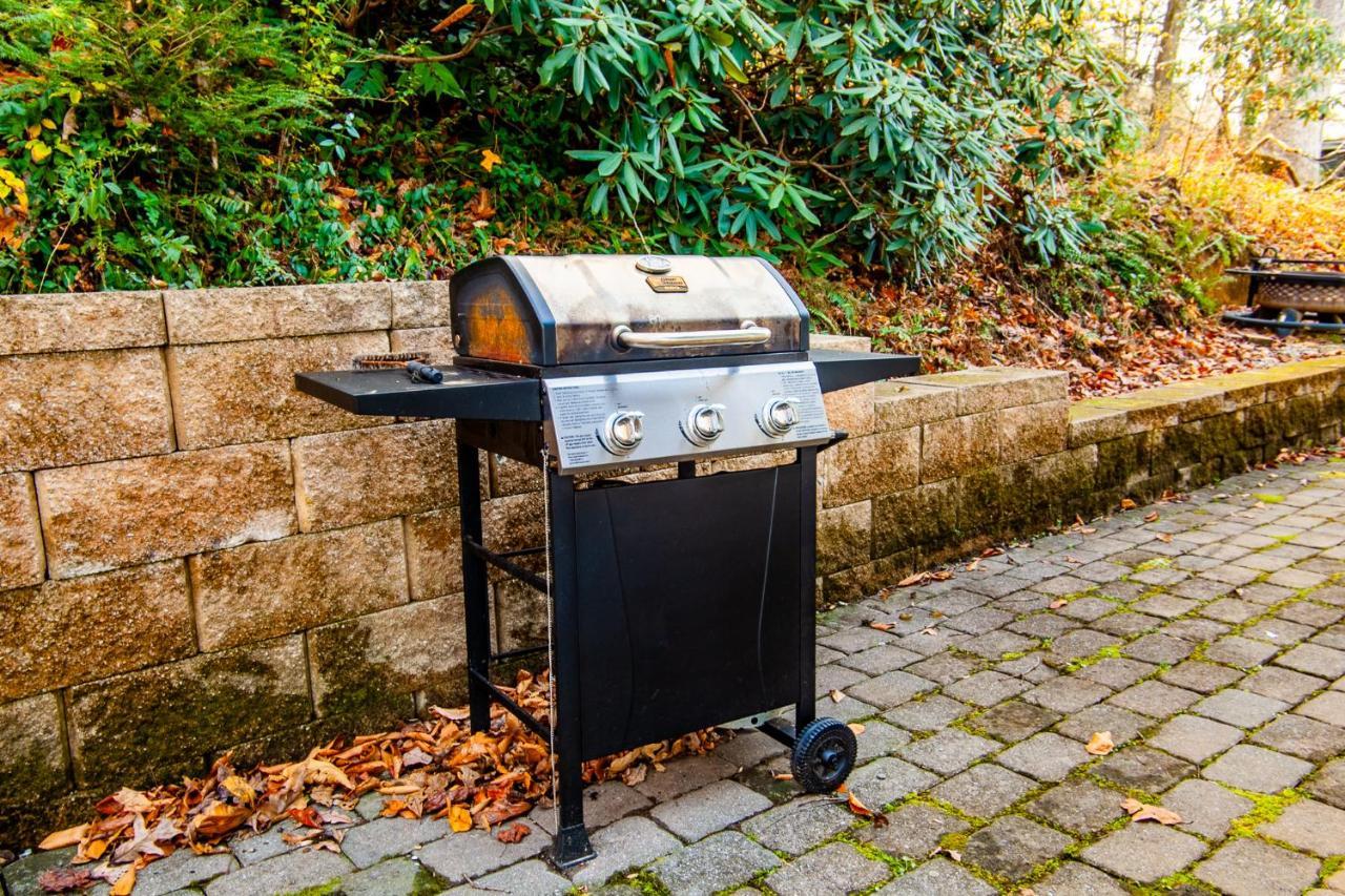 Evergreen Getaway Fire Pit And Wood Fireplace Townsend Exterior foto